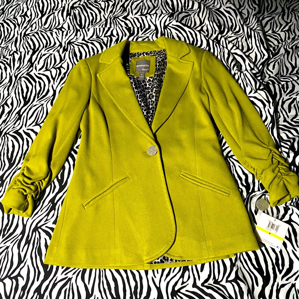 Brand New Anthracite by Muse pea green size 4 casual coat